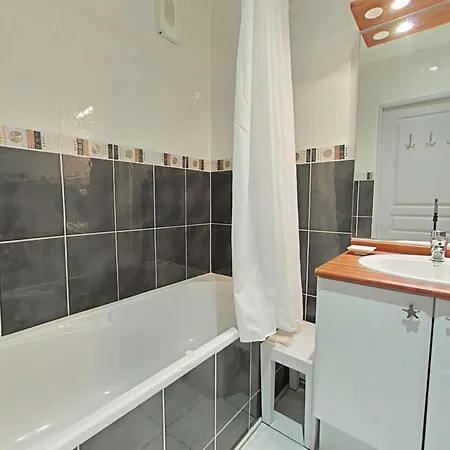 3 Pieces Avec Balcon A 700m De La - 6 Couchages, Garage, Classe 3 Etoiles - Fr-1-224-710 * Saint-Gilles-Croix-de-Vie