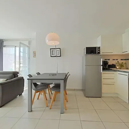 3 Pieces Avec Balcon A 700m De La - 6 Couchages, Garage, Classe 3 Etoiles - Fr-1-224-710 *